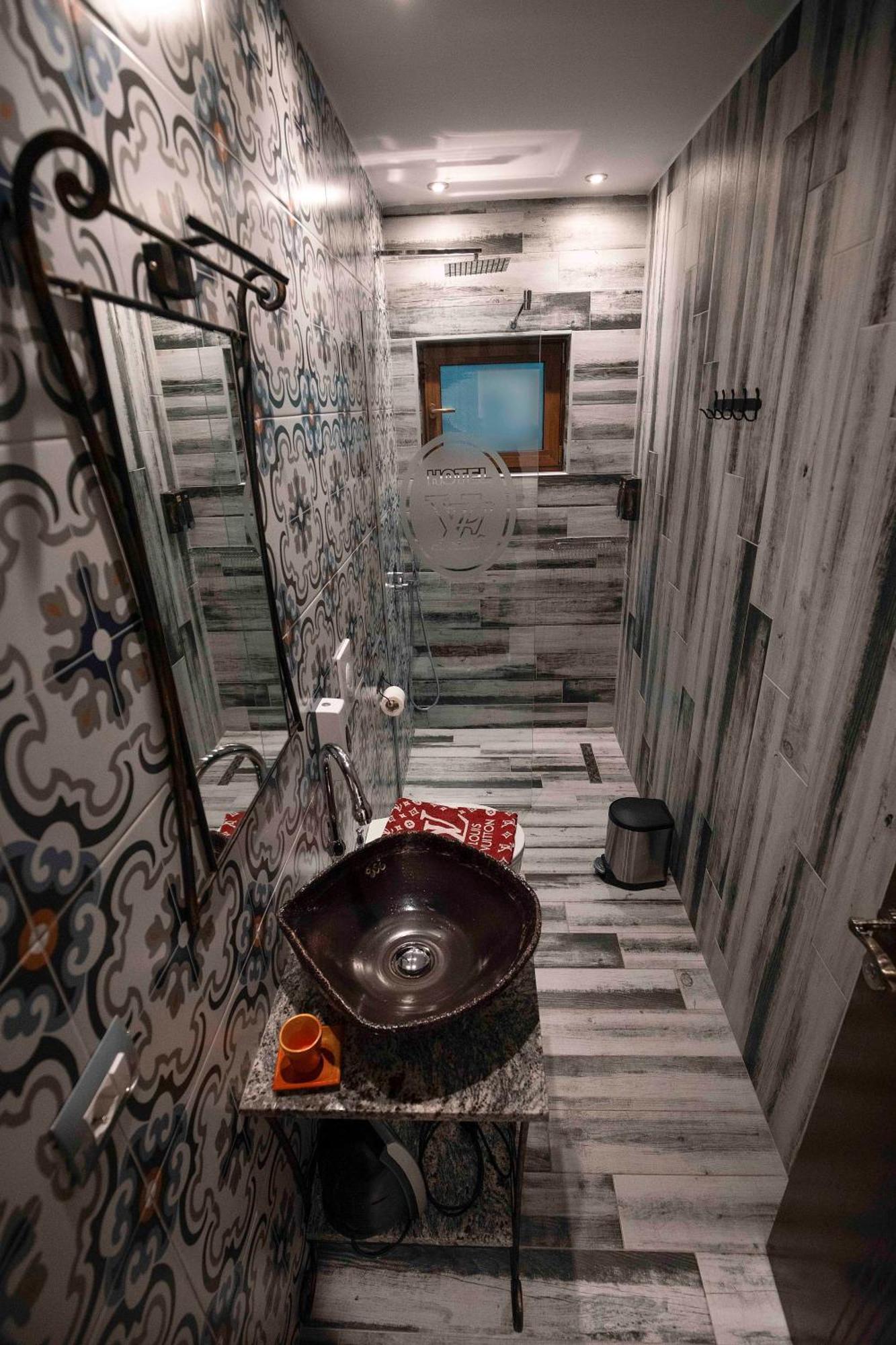 Vila Eden Boutique Hotel Korce Quarto foto