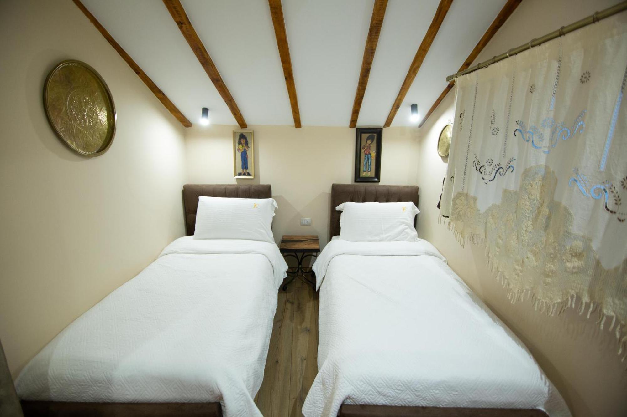 Vila Eden Boutique Hotel Korce Quarto foto